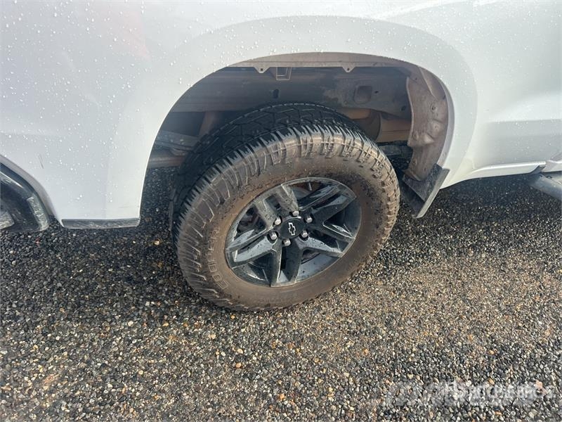 Chevrolet 1500 Z71 4x4 Crew Cab Pickup Прочие фургоны