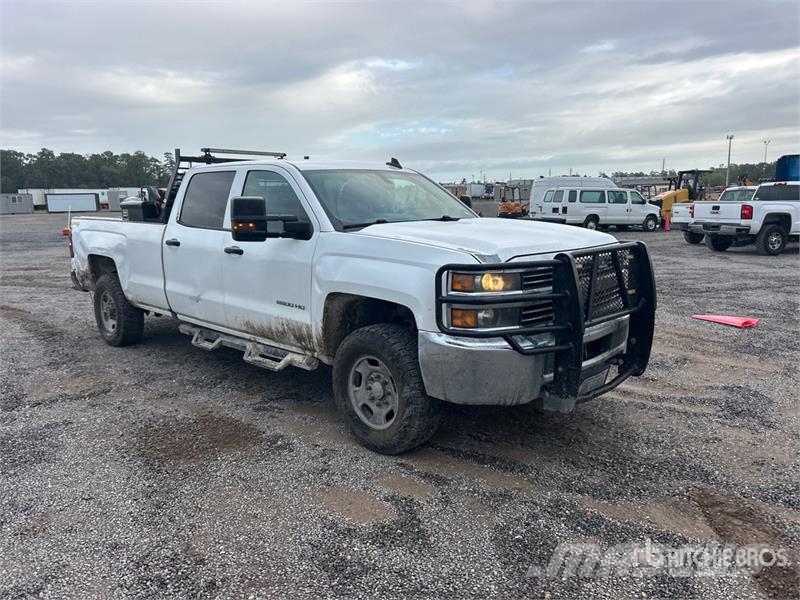 Chevrolet 2500 4x4 Crew Cab Pickup Otros