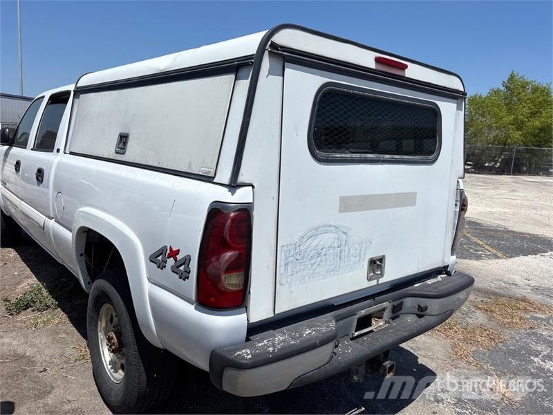 Chevrolet 2500 4x4 Crew Cab Pickup Andre varebiler