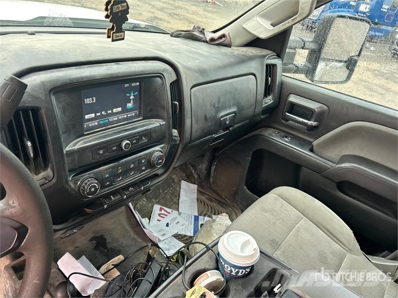 Chevrolet 2500 4x4 Crew Cab Pickup Otros