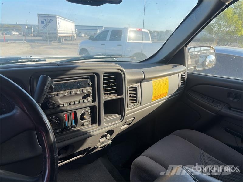 Chevrolet 2500 4x4 Crew Cab Pickup Andre varebiler