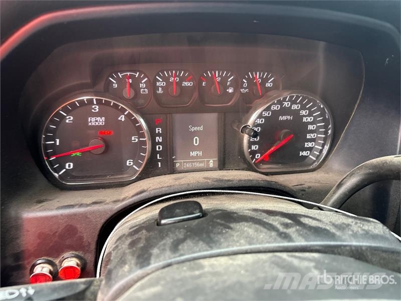 Chevrolet 2500 4x4 Crew Cab Pickup Otros