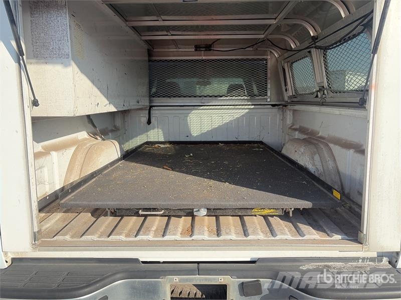 Chevrolet 2500 4x4 Crew Cab Pickup Andre varebiler
