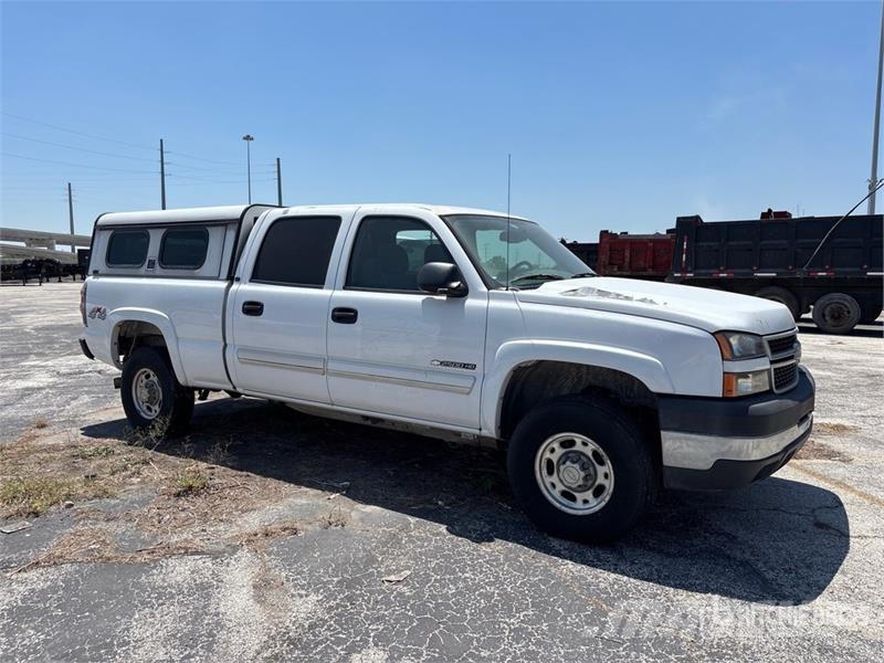 Chevrolet 2500 4x4 Crew Cab Pickup Andre varebiler