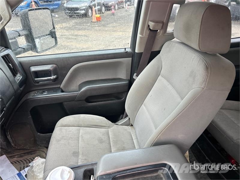 Chevrolet 2500 4x4 Crew Cab Pickup Otros