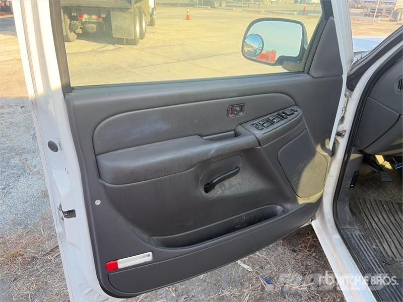 Chevrolet 2500 4x4 Crew Cab Pickup Andre varebiler
