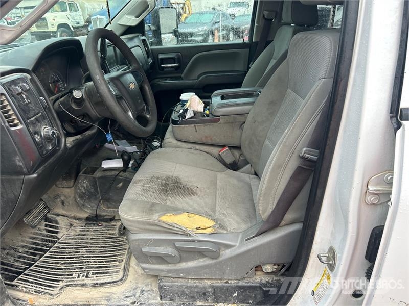 Chevrolet 2500 4x4 Crew Cab Pickup Otros