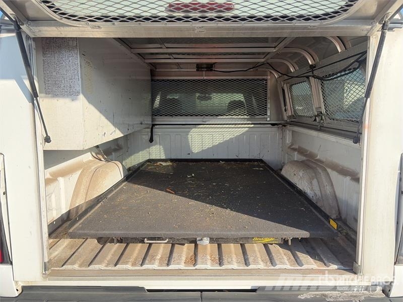 Chevrolet 2500 4x4 Crew Cab Pickup Andre varebiler
