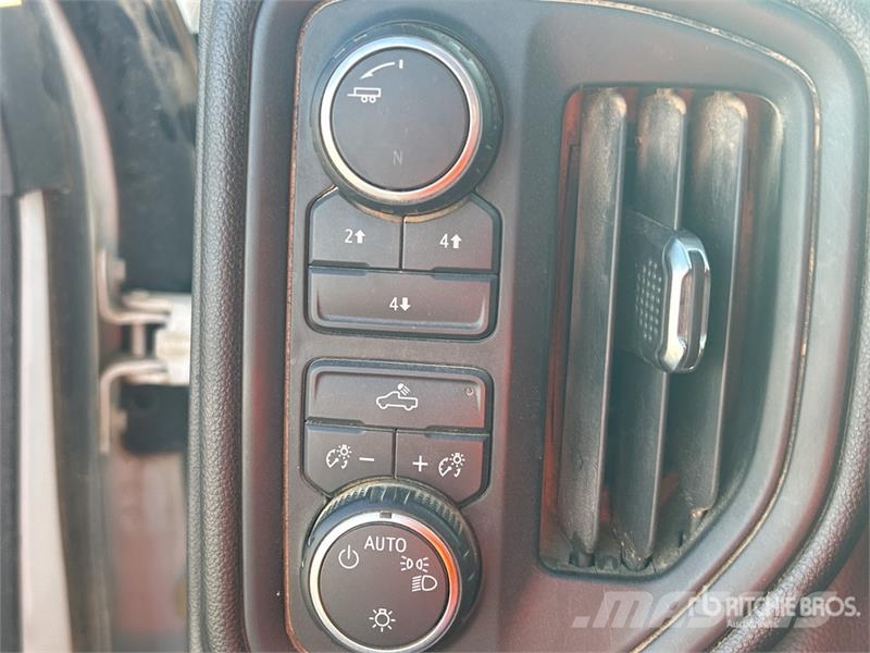 Chevrolet 2500 4x4 Dual Cab Pickup 기타