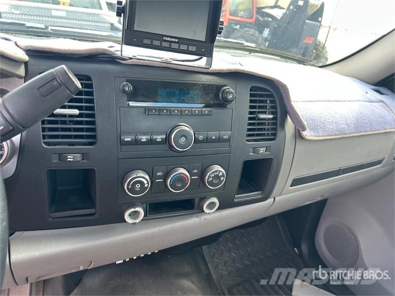 Chevrolet 2500HD 4x2 Utility Truck Бортовые фургоны