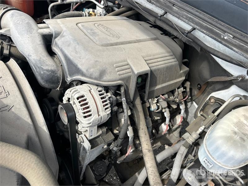 Chevrolet 2500HD 4x2 Utility Truck Бортовые фургоны