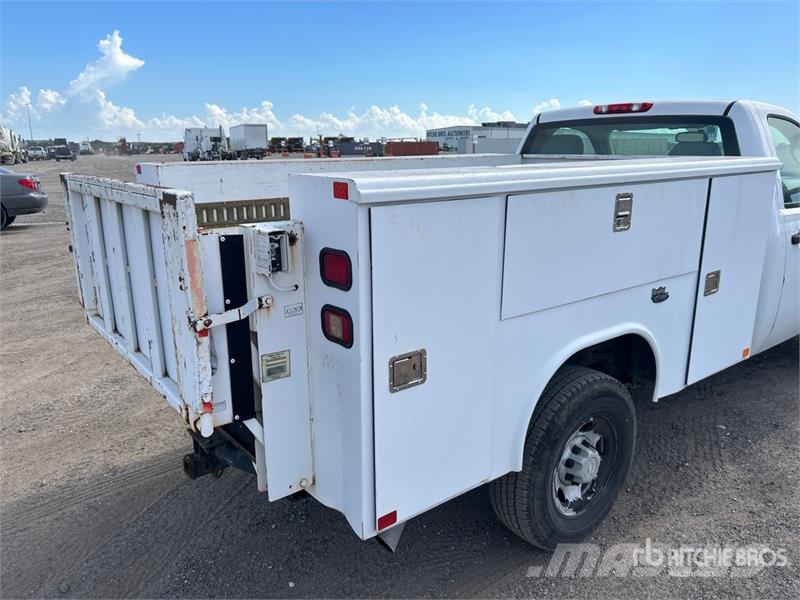 Chevrolet 2500HD 4x2 Utility Truck Бортовые фургоны
