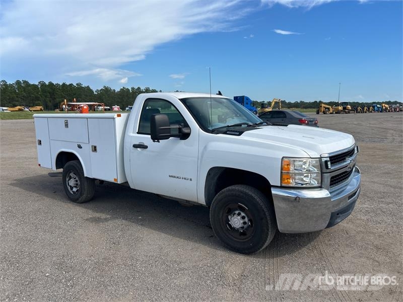 Chevrolet 2500HD 4x2 Utility Truck Бортовые фургоны