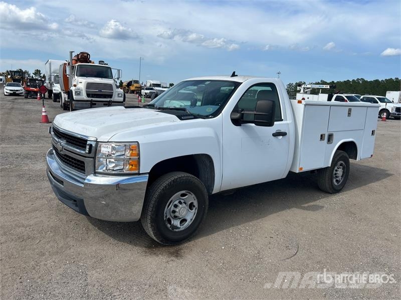 Chevrolet 2500HD 4x2 Utility Truck Бортовые фургоны