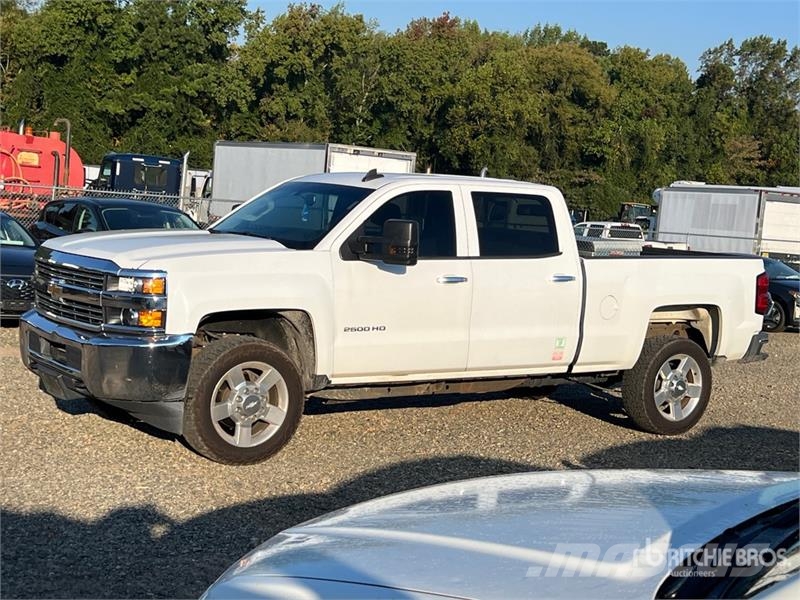 Chevrolet 2500HD 4x4 Crew Cab Pickup Ostalo