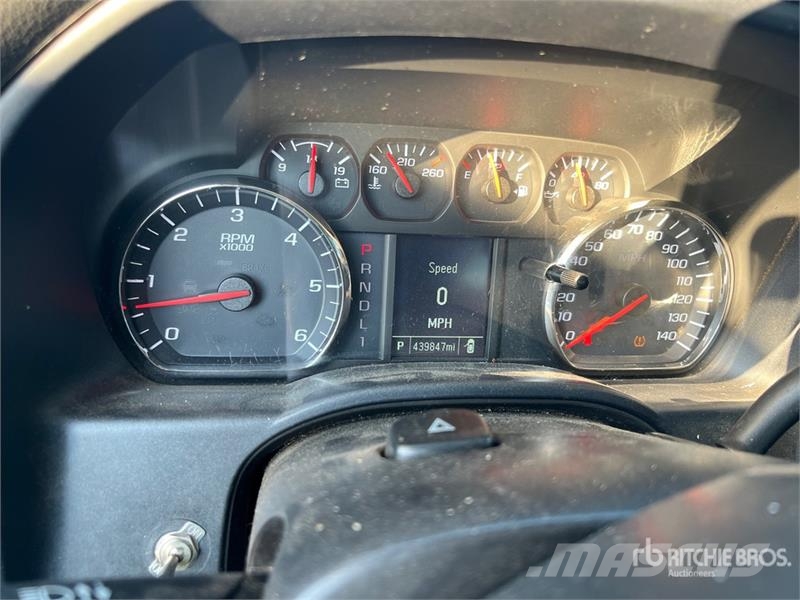 Chevrolet 2500HD 4x4 Crew Cab Pickup Ostalo