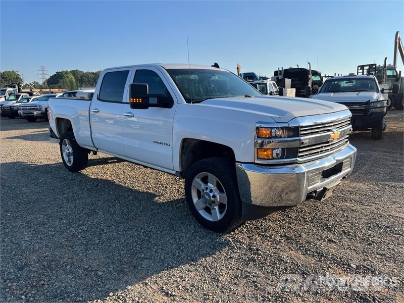 Chevrolet 2500HD 4x4 Crew Cab Pickup Ostalo