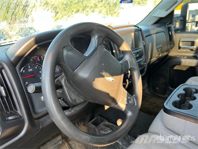 Chevrolet 2500HD 4x4 Crew Cab Pickup Ostalo