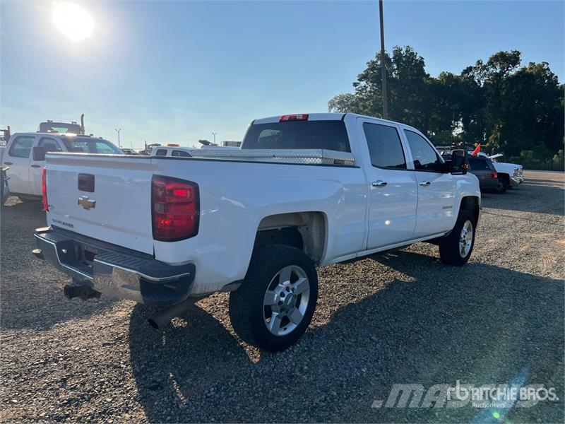 Chevrolet 2500HD 4x4 Crew Cab Pickup Ostalo