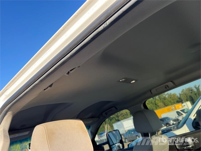 Chevrolet 2500HD 4x4 Crew Cab Pickup Ostalo