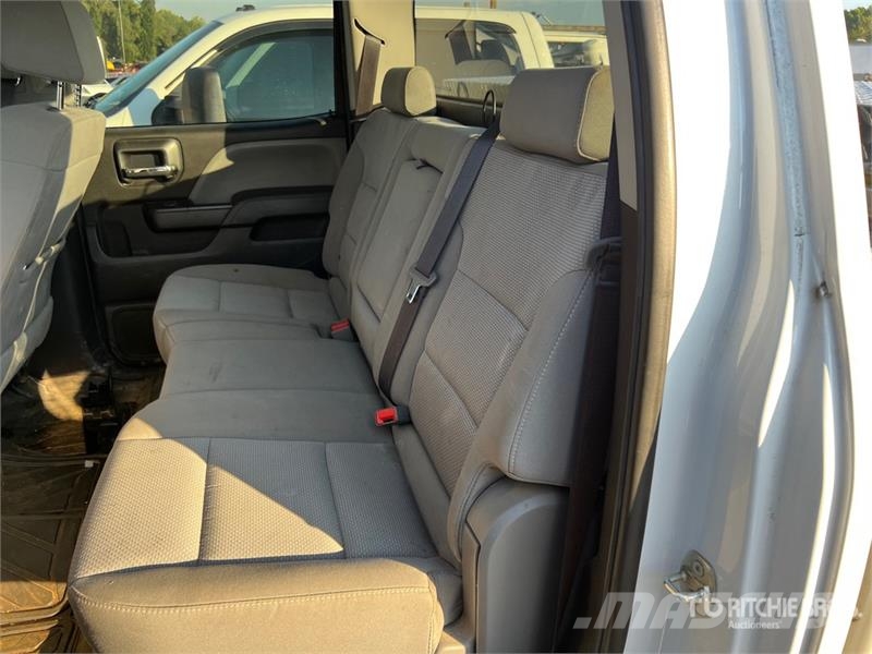 Chevrolet 2500HD 4x4 Crew Cab Pickup Ostalo