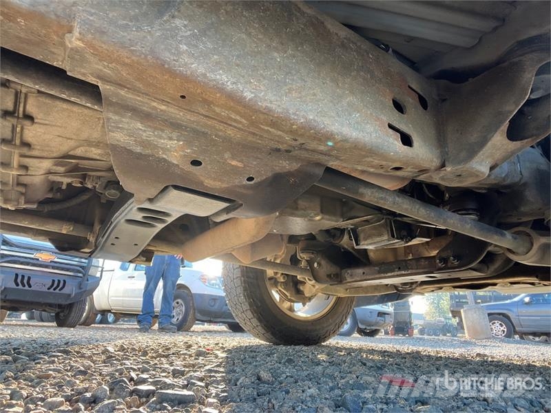 Chevrolet 2500HD 4x4 Crew Cab Pickup Ostalo