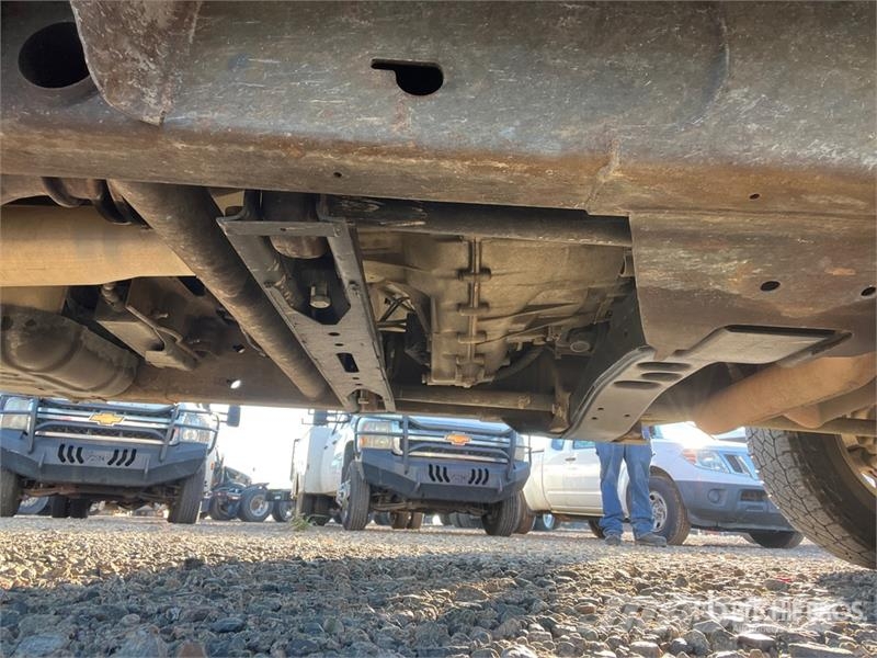 Chevrolet 2500HD 4x4 Crew Cab Pickup Ostalo