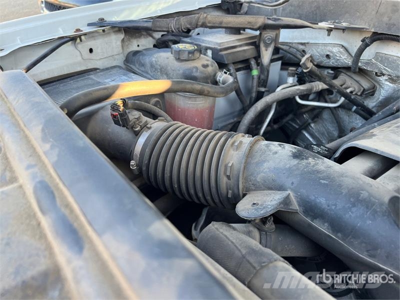 Chevrolet 2500HD 4x4 Crew Cab Pickup Ostalo