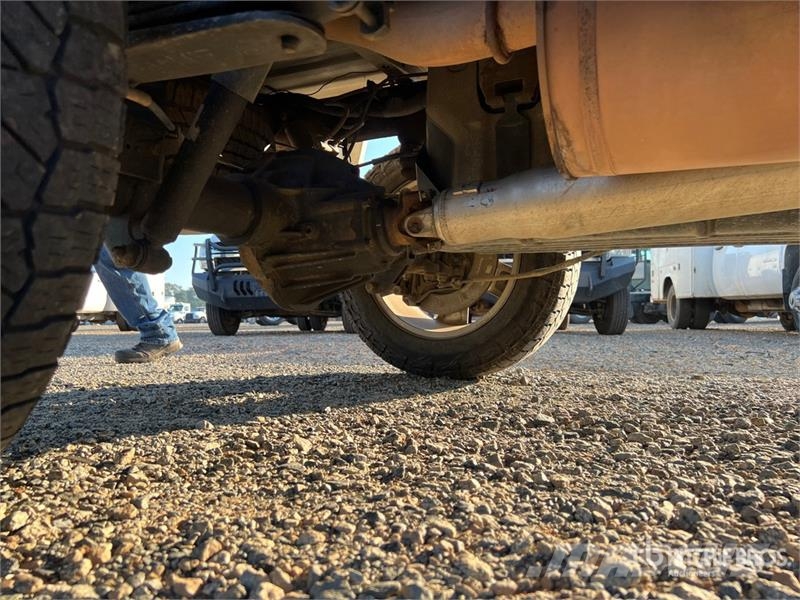 Chevrolet 2500HD 4x4 Crew Cab Pickup Ostalo