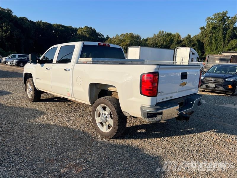 Chevrolet 2500HD 4x4 Crew Cab Pickup Ostalo