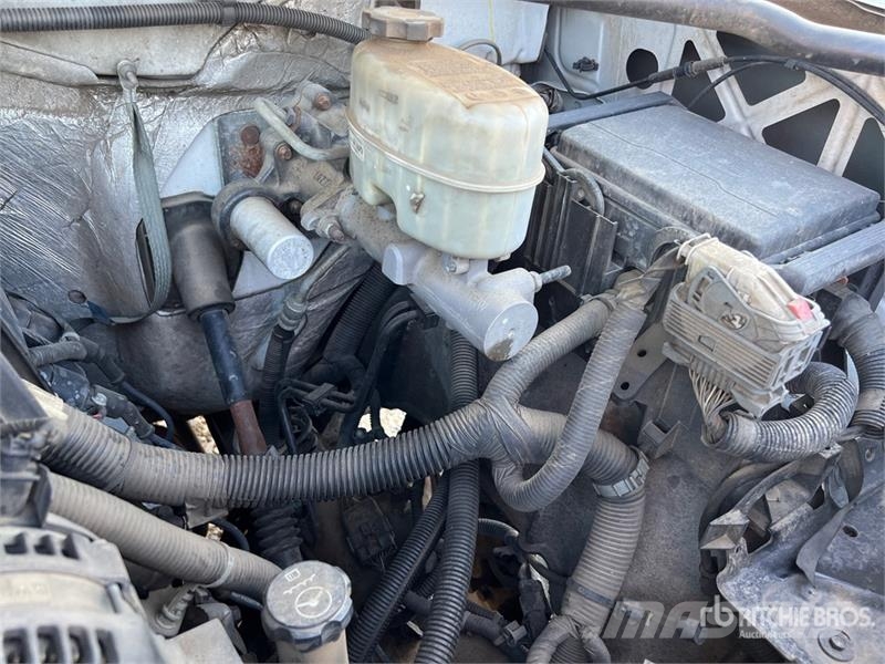 Chevrolet 2500HD 4x4 Crew Cab Pickup Ostalo