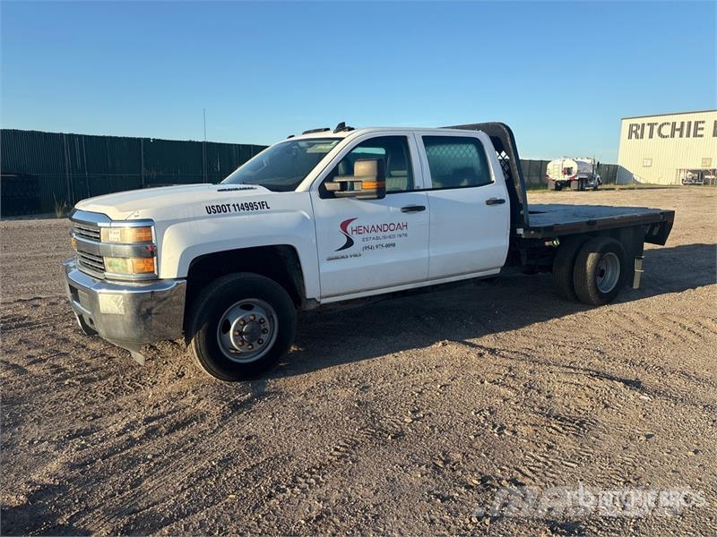 Chevrolet 3500 HD Camiones de cama baja