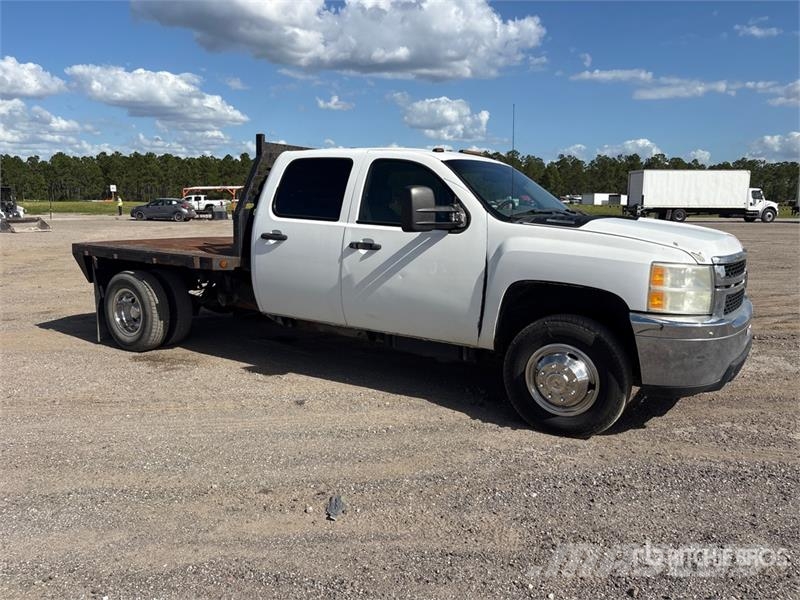 Chevrolet 3500 HD Tovornjaki s kesonom/platojem