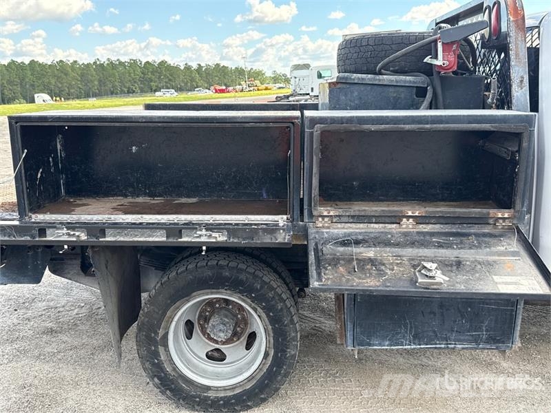 Chevrolet 3500 HD Flatbed / Dropside trucks
