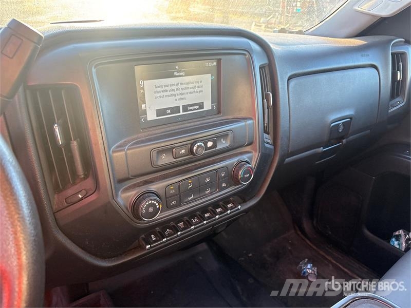 Chevrolet 3500 HD Camiones de cama baja