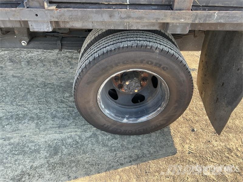 Chevrolet 3500 HD Бордови