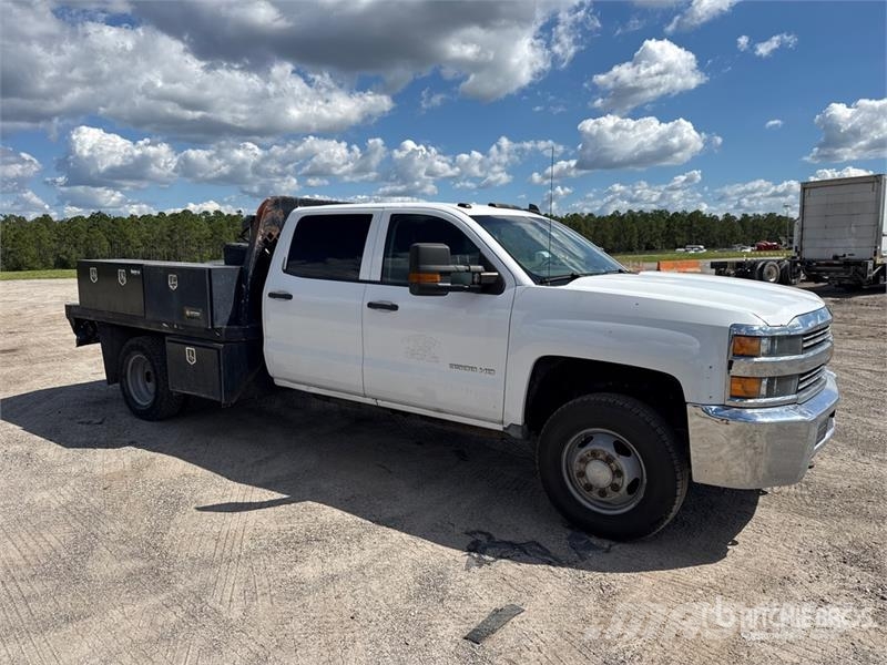 Chevrolet 3500 HD Flatbed / Dropside trucks