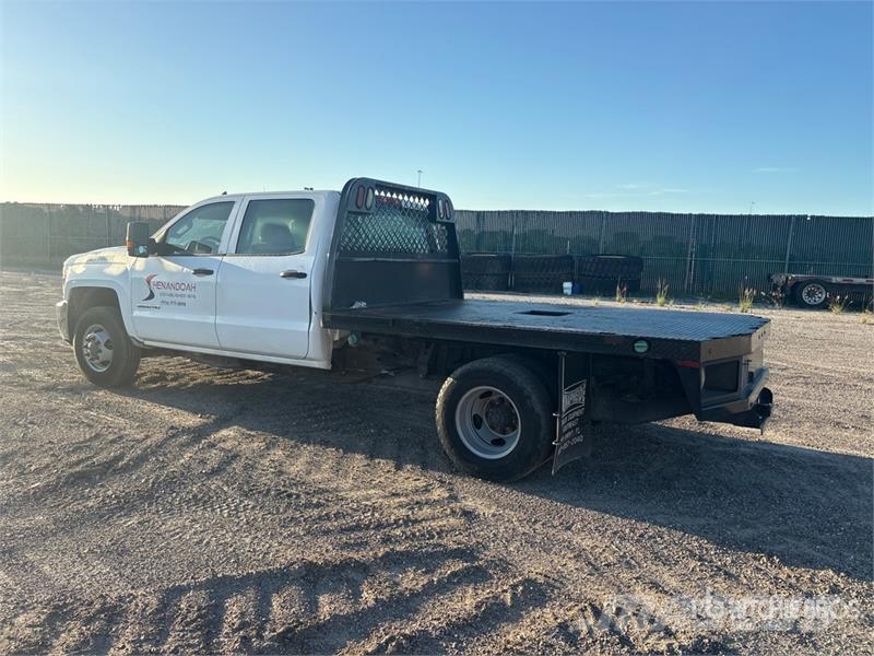 Chevrolet 3500 HD Camiones de cama baja