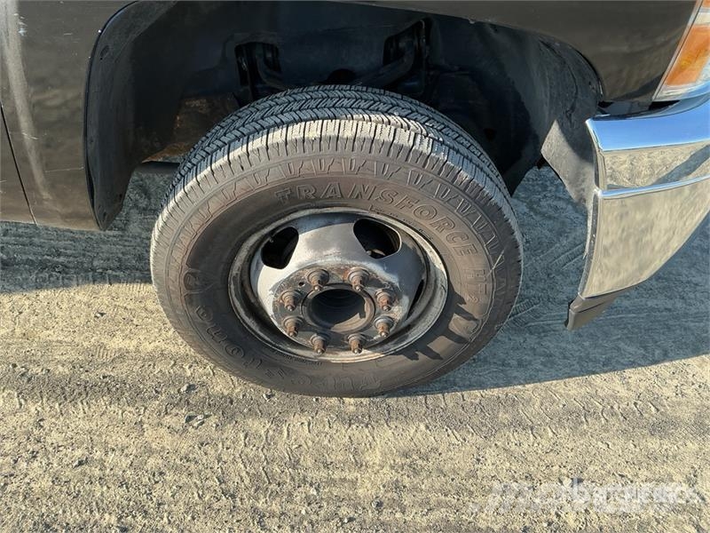 Chevrolet 3500 HD Бордови