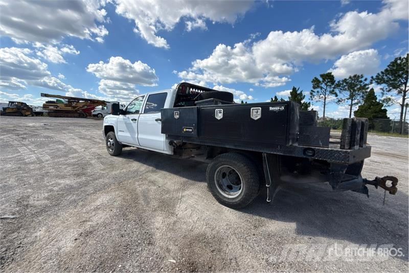 Chevrolet 3500 HD Camion plateau