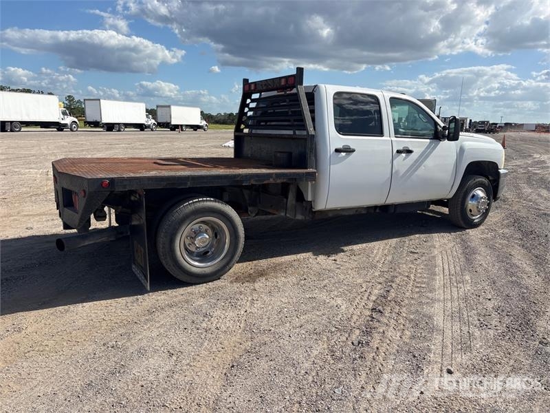 Chevrolet 3500 HD Tovornjaki s kesonom/platojem