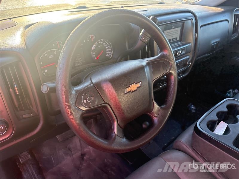 Chevrolet 3500 HD Camiones de cama baja