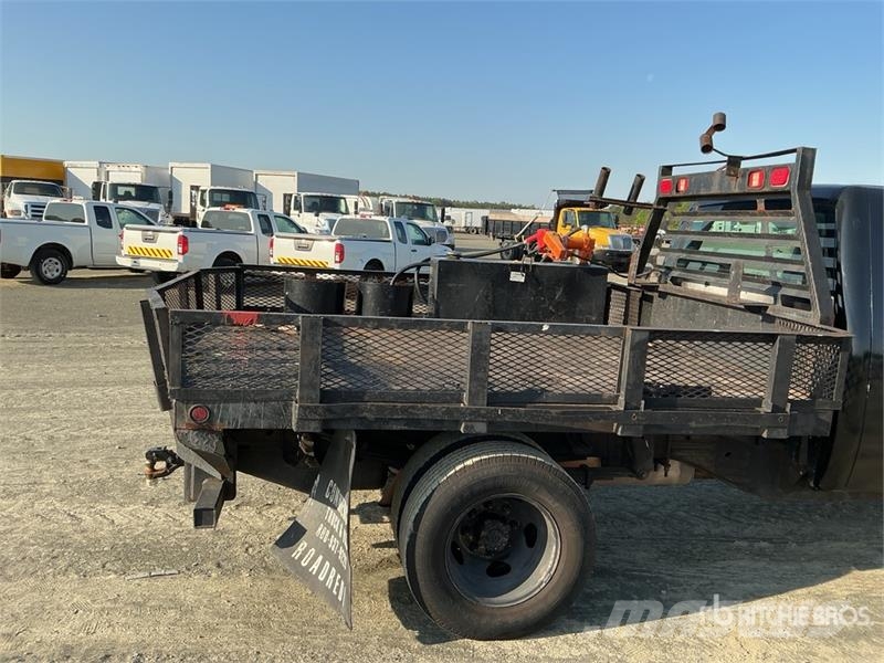 Chevrolet 3500 HD Бордови
