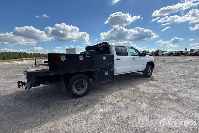 Chevrolet 3500 HD Camion plateau