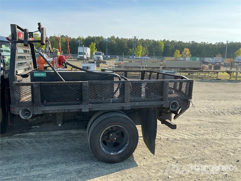 Chevrolet 3500 HD Бордови