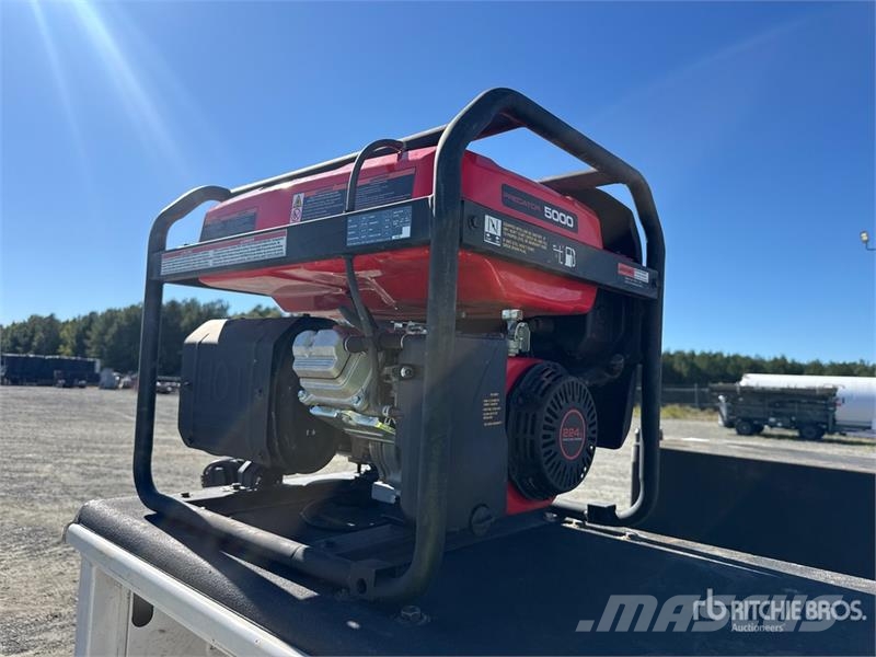 Chevrolet 3500 HD 4x2 Crew Cab Simpson water pump with 35 ga Utilitaire benne