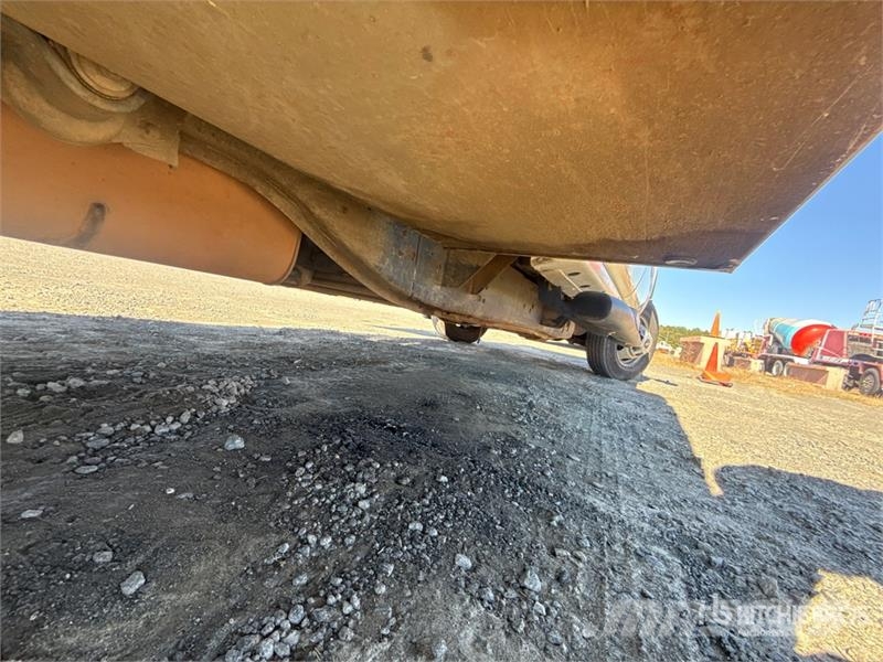 Chevrolet 3500 HD 4x2 Crew Cab Simpson water pump with 35 ga Utilitaire benne