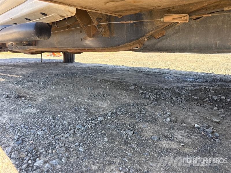 Chevrolet 3500 HD 4x2 Crew Cab Simpson water pump with 35 ga Utilitaire benne