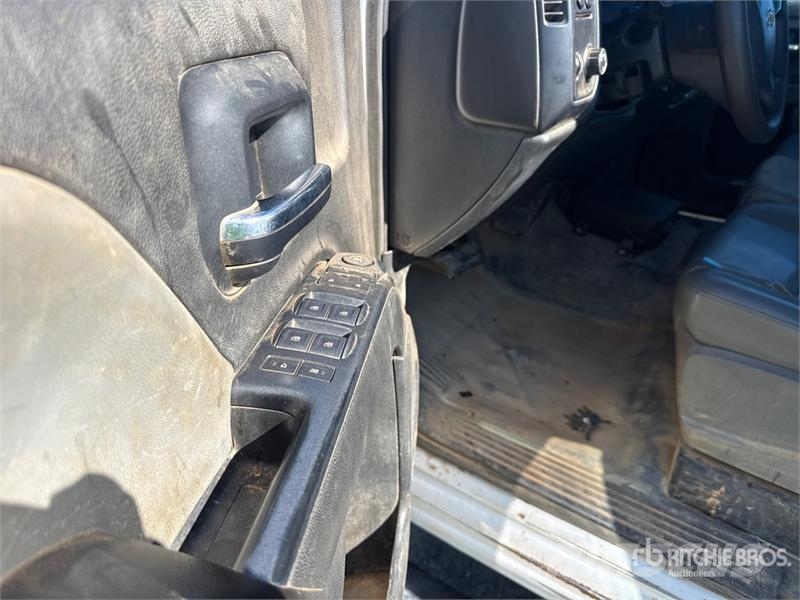 Chevrolet 3500 HD 4x2 Crew Cab Simpson water pump with 35 ga Utilitaire benne