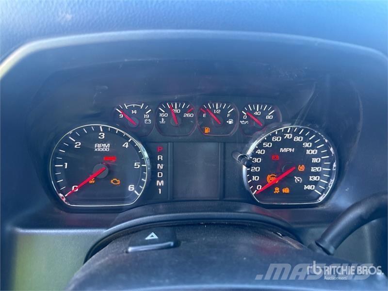 Chevrolet 3500 HD 4x2 Crew Cab Simpson water pump with 35 ga Utilitaire benne